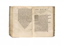 Mores, leges, et ritus omnium gentium.LM-99